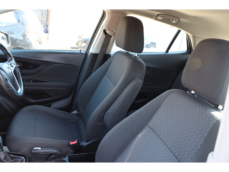Vauxhall 1.4I TURBO DESIGN NAV SUV 5DR PETROL AUTO SATNAV BLUETOOTH DAB RADIO APPLE CARPLAY PARKING AIDS SAME OWNER FOR 3 YEARS ONLY 55000 MILES FSH 7 SERVICES 72-74 Mitcham Road