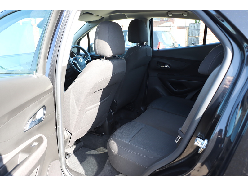 Vauxhall 1.4I TURBO DESIGN NAV SUV 5DR PETROL AUTO SATNAV BLUETOOTH DAB RADIO APPLE CARPLAY PARKING AIDS SAME OWNER FOR 3 YEARS ONLY 55000 MILES FSH 7 SERVICES 72-74 Mitcham Road