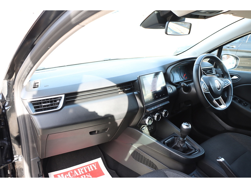 Renault 1.0 TCE ICONIC HATCHBACK 5DR PETROL MANUAL SATNAV BLUETOOTH DAB STEREO USB INPUT PARKING AIDS JUST 1 OWNER FROM NEW ONLY 30000 MILES SH NO ULEZ CHARGE 72-74 Mitcham Road