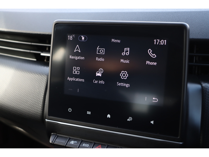 Renault 1.0 TCE ICONIC HATCHBACK 5DR PETROL MANUAL SATNAV BLUETOOTH DAB STEREO USB INPUT PARKING AIDS JUST 1 OWNER FROM NEW ONLY 30000 MILES SH NO ULEZ CHARGE 72-74 Mitcham Road