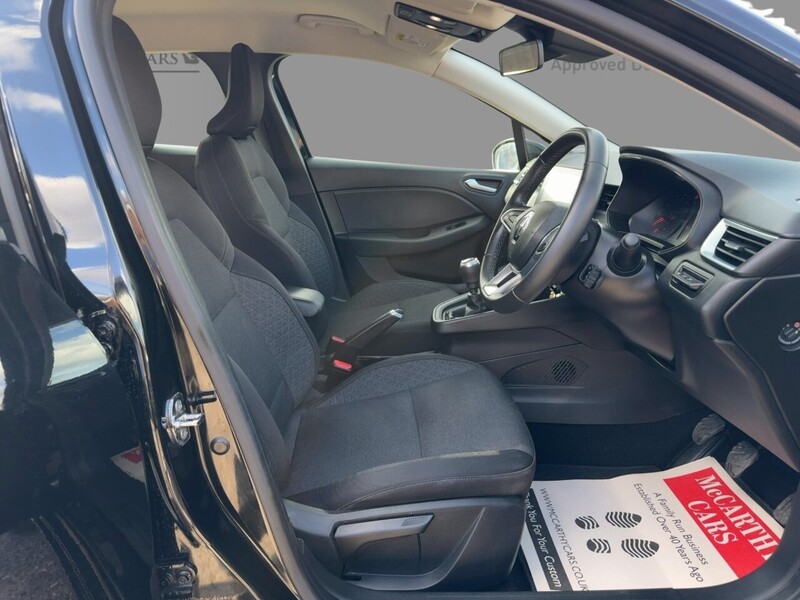 Renault 1.0 TCE ICONIC HATCHBACK 5DR PETROL MANUAL SATNAV BLUETOOTH DAB STEREO USB INPUT PARKING AIDS JUST 1 OWNER FROM NEW ONLY 30000 MILES SH NO ULEZ CHARGE 72-74 Mitcham Road