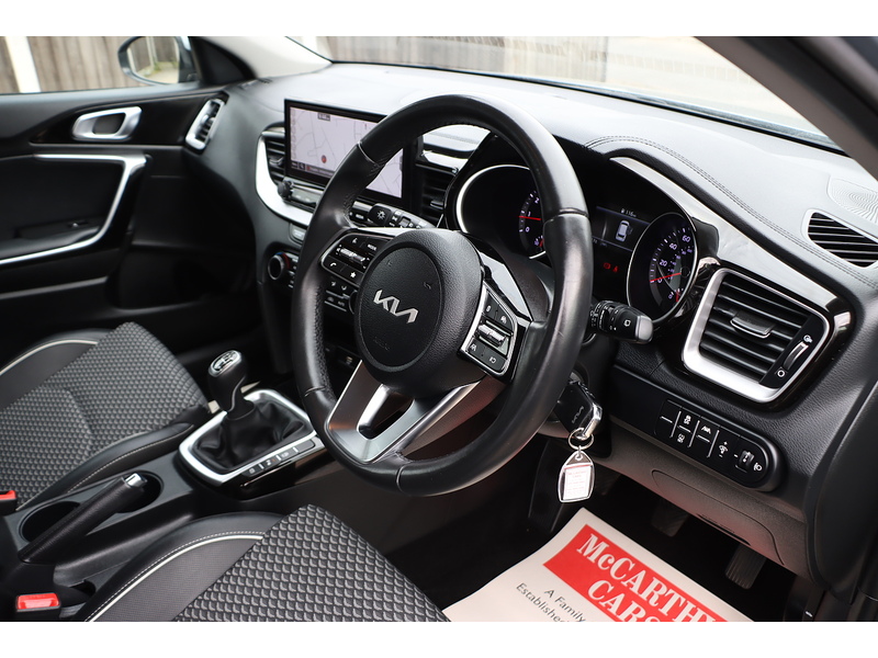 Kia 1.5 T-GDI 3 SPORTSWAGON 5DR PETROL MANUAL SAT NAV BLUETOOTH DAB STEREO APPLE CARPLAY REAR CAMERA WITH PARKING AIDS JUST 2 OWNERS ONLY 34000 MILES SH 72-74 Mitcham Road