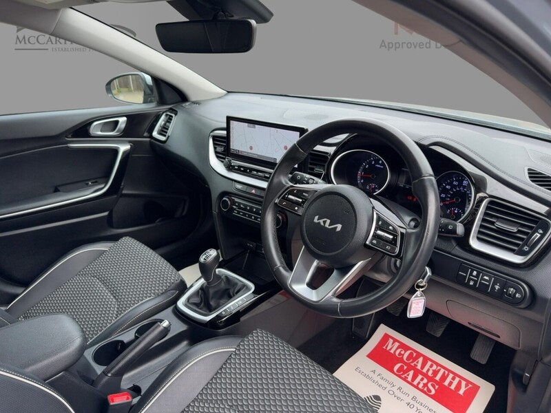 Kia 1.5 T-GDI 3 SPORTSWAGON 5DR PETROL MANUAL SAT NAV BLUETOOTH DAB STEREO APPLE CARPLAY REAR CAMERA WITH PARKING AIDS JUST 2 OWNERS ONLY 34000 MILES SH 72-74 Mitcham Road