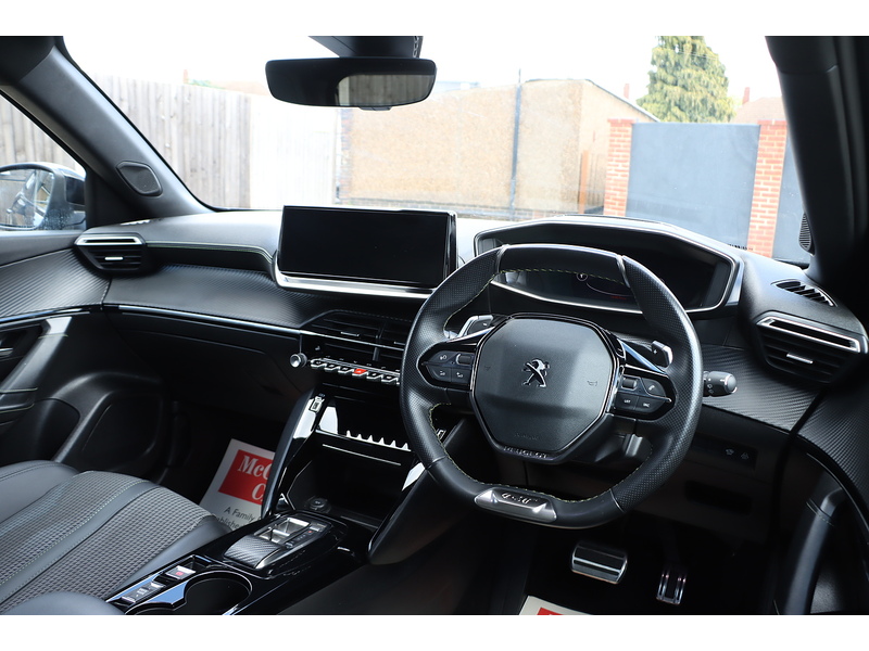 Peugeot 1.2 PURETECH GT SUV 5DR PETROL EAT AUTO HEATED SEATS SAT NAV BLUETOOTH DAB STEREO APPLE CARPLAY REAR CAMERA PARKING AIDS 1 OWNER ONLY 64000 MILES SH 72-74 Mitcham Road