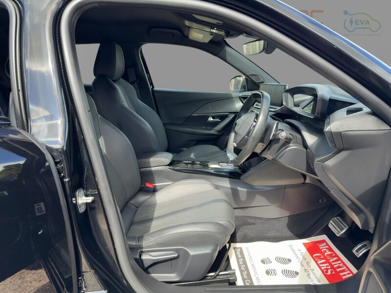 Peugeot 1.2 PURETECH GT SUV 5DR PETROL EAT AUTO HEATED SEATS SAT NAV BLUETOOTH DAB STEREO APPLE CARPLAY REAR CAMERA PARKING AIDS 1 OWNER ONLY 64000 MILES SH 72-74 Mitcham Road