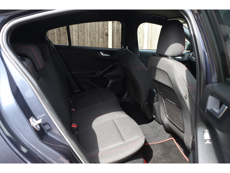 Ford 1.0T ECOBOOST ST-LINE HATCHBACK 5DR PETROL MANUAL SAT NAV BLUETOOTH DAB STEREO APPLE CARPLAY PARKING AIDS 2 OWNERS ONLY 58000 MILES SH NO ULEZ CHARGE 72-74 Mitcham Road