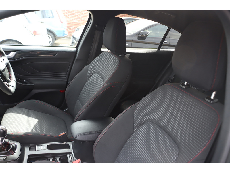 Ford 1.0T ECOBOOST ST-LINE HATCHBACK 5DR PETROL MANUAL SAT NAV BLUETOOTH DAB STEREO APPLE CARPLAY PARKING AIDS 2 OWNERS ONLY 58000 MILES SH NO ULEZ CHARGE 72-74 Mitcham Road