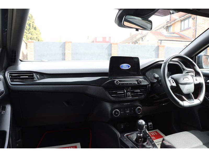 Ford 1.0T ECOBOOST ST-LINE HATCHBACK 5DR PETROL MANUAL SAT NAV BLUETOOTH DAB STEREO APPLE CARPLAY PARKING AIDS 2 OWNERS ONLY 58000 MILES SH NO ULEZ CHARGE 72-74 Mitcham Road