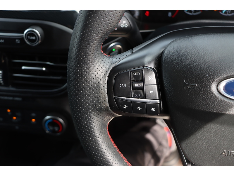 Ford 1.0T ECOBOOST ST-LINE HATCHBACK 5DR PETROL MANUAL SAT NAV BLUETOOTH DAB STEREO APPLE CARPLAY PARKING AIDS 2 OWNERS ONLY 58000 MILES SH NO ULEZ CHARGE 72-74 Mitcham Road