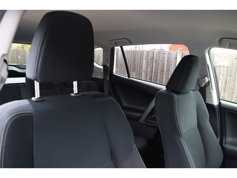 Toyota 2.0 V-Matic Icon SUV 5dr Petrol Multidrive S 4WD Euro 6 (s/s) (151 ps) 72-74 Mitcham Road