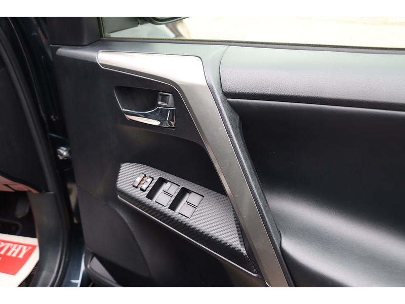 Toyota 2.0 V-Matic Icon SUV 5dr Petrol Multidrive S 4WD Euro 6 (s/s) (151 ps) 72-74 Mitcham Road