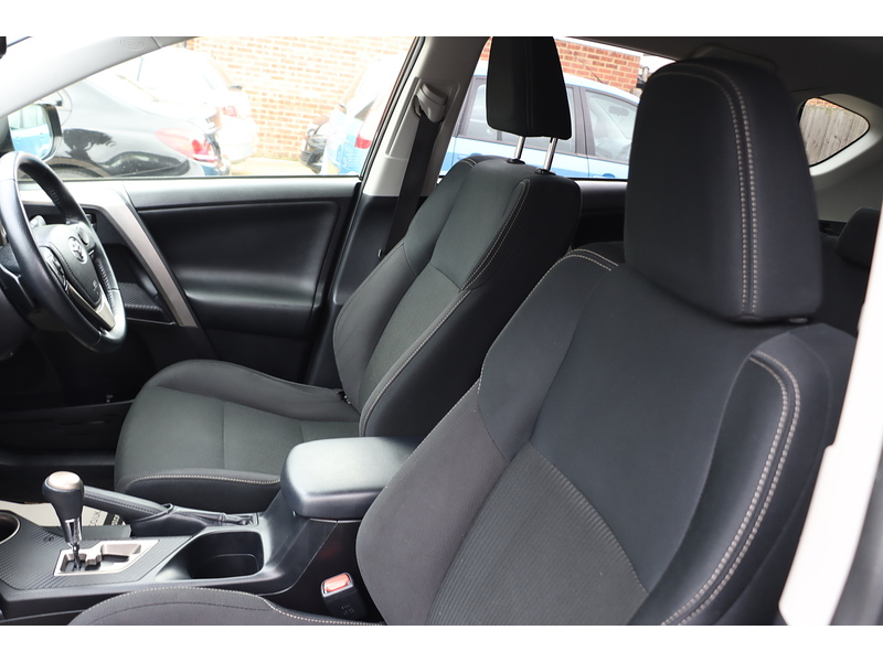 Toyota 2.0 V-Matic Icon SUV 5dr Petrol Multidrive S 4WD Euro 6 (s/s) (151 ps) 72-74 Mitcham Road