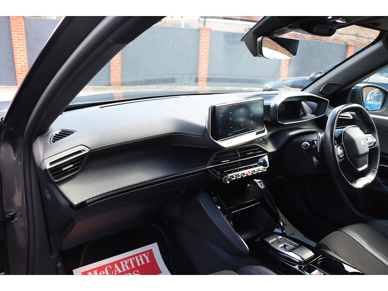 Peugeot 1.2 PURETECH GT SUV 5DR PETROL EAT AUTO HEATED SEATS SAT NAV BLUETOOTH DAB STEREO APPLE CARPLAY REAR CAMERA PARKING AIDS JUST 1 OWNER 62000 MILES SH 72-74 Mitcham Road