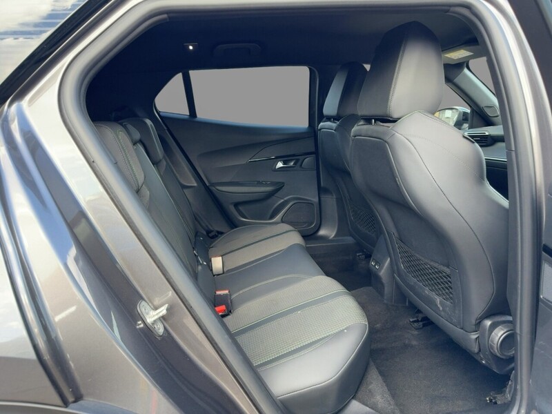 Peugeot 1.2 PURETECH GT SUV 5DR PETROL EAT AUTO HEATED SEATS SAT NAV BLUETOOTH DAB STEREO APPLE CARPLAY REAR CAMERA PARKING AIDS JUST 1 OWNER 62000 MILES SH 72-74 Mitcham Road