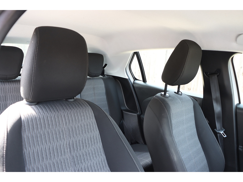 Vauxhall 1.2 TURBO DESIGN HATCHBACK 5DR PETROL AUTO SAT NAV BLUETOOTH DAB STEREO APPLE CARPLAY 1 OWNER FROM NEW ONLY 23000 MILES FSH 3 SERVICES NO ULEZ CHARGE 72-74 Mitcham Road