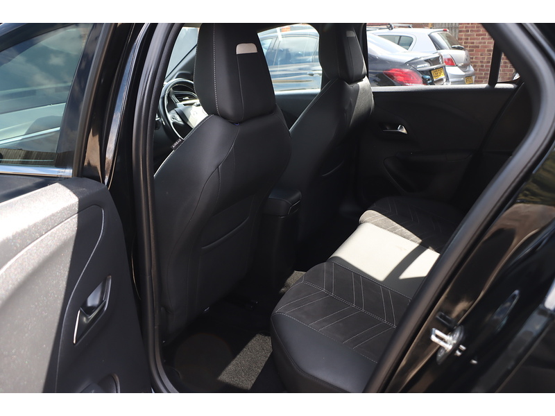 Vauxhall 1.2 TURBO ULTIMATE HATCHBACK 5DR PETROL MANUAL HEATED SEATS SAT NAV BLUETOOTH APPLE CARPLAY REAR CAMERA PARKING AIDS JUST 1 OWNER ONLY 49000 MILES FSH 72-74 Mitcham Road