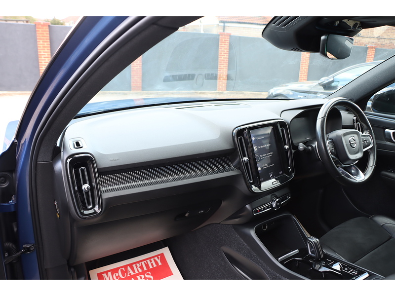 Volvo 2.0 T4 R-DESIGN SUV 5DR PETROL AUTO SATNAV BLUETOOTH DAB RADIO REAR & 360 CAMERA PARKING AIDS JUST 2 OWNERS SAME OWNER FOR 3 YEARS ONLY 60000 MILES SH 72-74 Mitcham Road