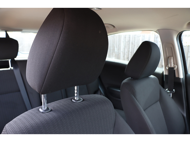 Honda 1.5 I-VTEC SE SUV 5DR PETROL MANUAL BLUETOOTH DAB STEREO CD PLAYER USB INPUT PARKING AIDS ONLY 78000 MILES FSH 7 SERVICES NO ULEZ CHARGE 72-74 Mitcham Road