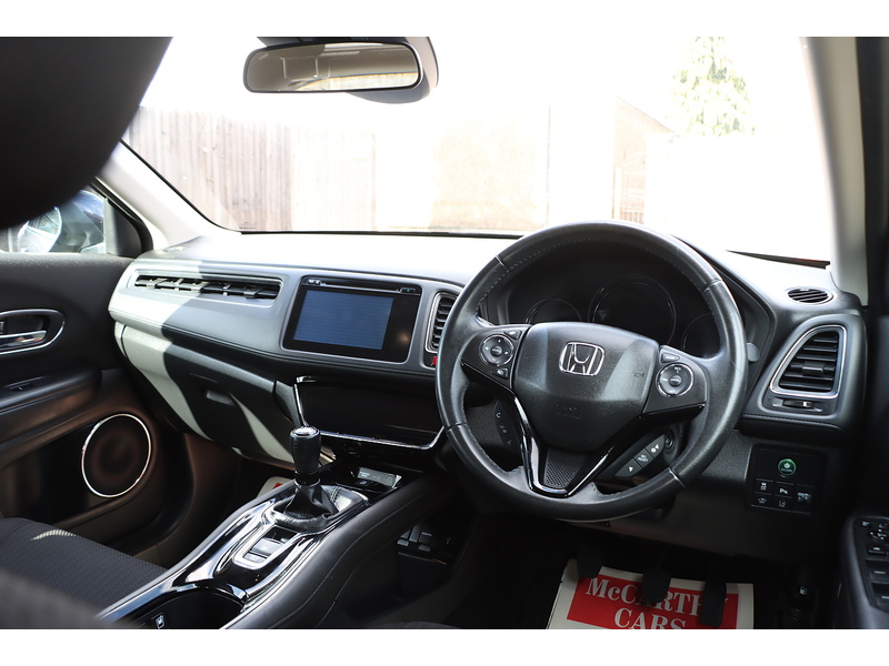 Honda 1.5 I-VTEC SE SUV 5DR PETROL MANUAL BLUETOOTH DAB STEREO CD PLAYER USB INPUT PARKING AIDS ONLY 78000 MILES FSH 7 SERVICES NO ULEZ CHARGE 72-74 Mitcham Road