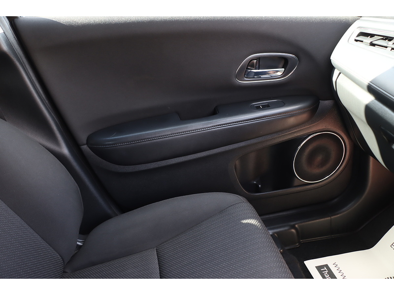 Honda 1.5 I-VTEC SE SUV 5DR PETROL MANUAL BLUETOOTH DAB STEREO CD PLAYER USB INPUT PARKING AIDS ONLY 78000 MILES FSH 7 SERVICES NO ULEZ CHARGE 72-74 Mitcham Road