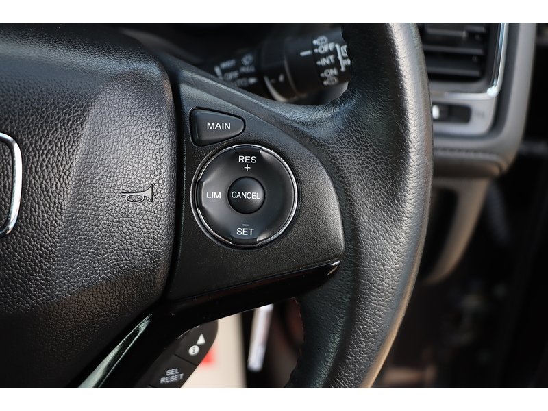 Honda 1.5 I-VTEC SE SUV 5DR PETROL MANUAL BLUETOOTH DAB STEREO CD PLAYER USB INPUT PARKING AIDS ONLY 78000 MILES FSH 7 SERVICES NO ULEZ CHARGE 72-74 Mitcham Road