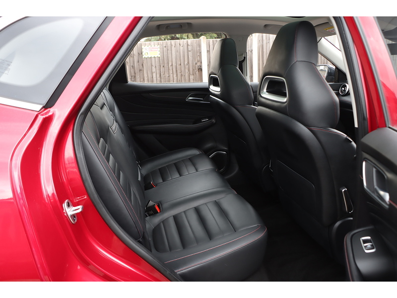 MG 1.5 T-GDI EXCLUSIVE SUV 5DR PETROL MANUAL PAN ROOF HEATED SEATS SATNAV BLUETOOTH STEREO APPLE CARPLAY REAR CAMERA PARKING AIDS 2 OWNERS 67000 MILES SH 72-74 Mitcham Road