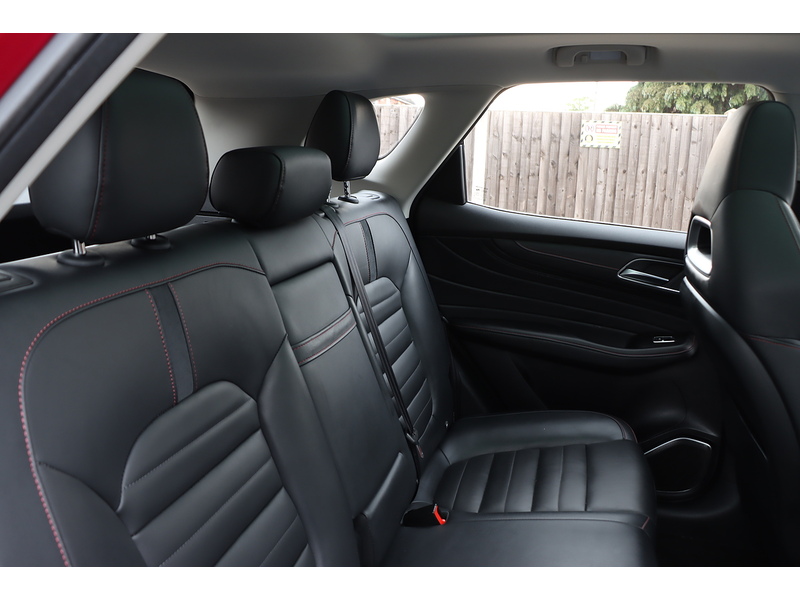 MG 1.5 T-GDI EXCLUSIVE SUV 5DR PETROL MANUAL PAN ROOF HEATED SEATS SATNAV BLUETOOTH STEREO APPLE CARPLAY REAR CAMERA PARKING AIDS 2 OWNERS 67000 MILES SH 72-74 Mitcham Road