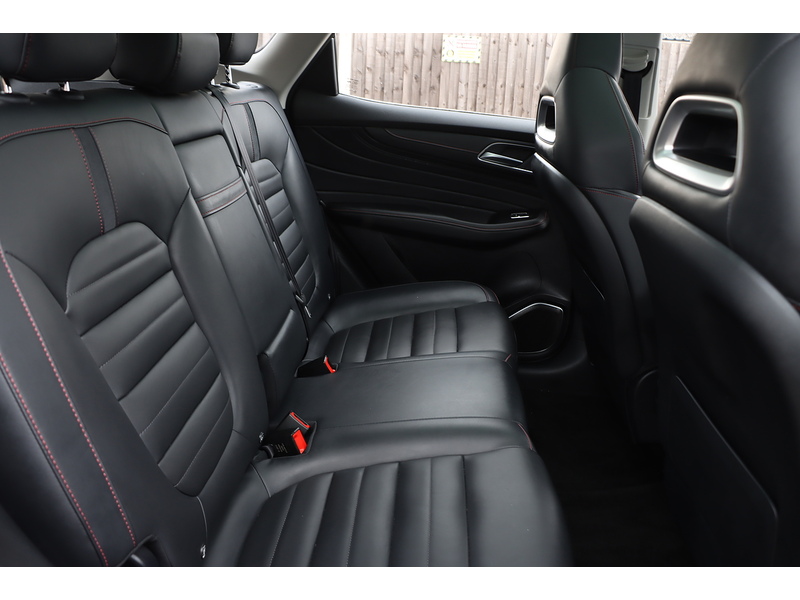 MG 1.5 T-GDI EXCLUSIVE SUV 5DR PETROL MANUAL PAN ROOF HEATED SEATS SATNAV BLUETOOTH STEREO APPLE CARPLAY REAR CAMERA PARKING AIDS 2 OWNERS 67000 MILES SH 72-74 Mitcham Road