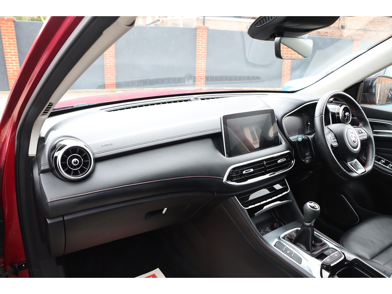 MG 1.5 T-GDI EXCLUSIVE SUV 5DR PETROL MANUAL PAN ROOF HEATED SEATS SATNAV BLUETOOTH STEREO APPLE CARPLAY REAR CAMERA PARKING AIDS 2 OWNERS 67000 MILES SH 72-74 Mitcham Road
