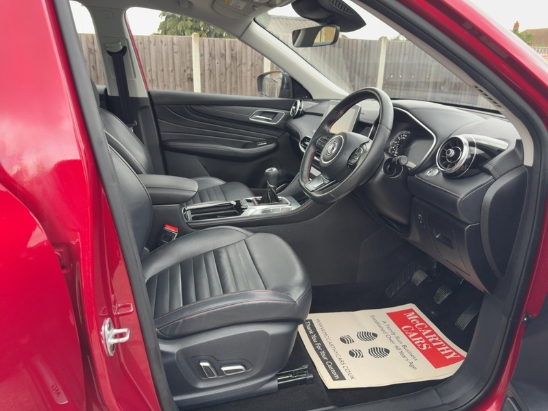 MG 1.5 T-GDI EXCLUSIVE SUV 5DR PETROL MANUAL PAN ROOF HEATED SEATS SATNAV BLUETOOTH STEREO APPLE CARPLAY REAR CAMERA PARKING AIDS 2 OWNERS 67000 MILES SH 72-74 Mitcham Road