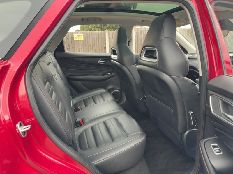 MG 1.5 T-GDI EXCLUSIVE SUV 5DR PETROL MANUAL PAN ROOF HEATED SEATS SATNAV BLUETOOTH STEREO APPLE CARPLAY REAR CAMERA PARKING AIDS 2 OWNERS 67000 MILES SH 72-74 Mitcham Road