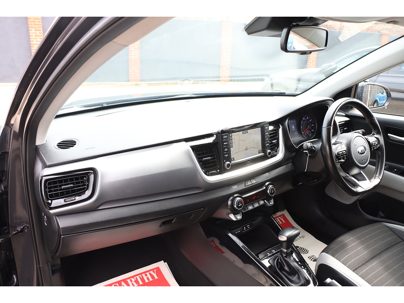 Kia 1.0 T-GDI 3 SUV 5DR PETROL DCT AUTO SATNAV BLUETOOTH DAB RADIO APPLE CARPLAY REAR CAMERA PARKING AIDS JUST 2 OWNERS ONLY 52000 MILES SH NO ULEZ CHARGE 72-74 Mitcham Road