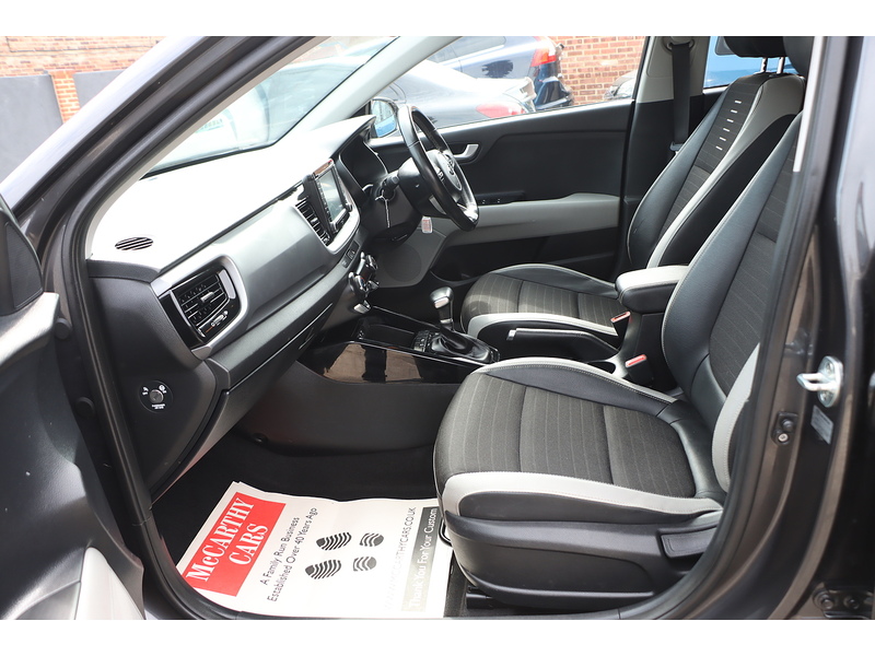 Kia 1.0 T-GDI 3 SUV 5DR PETROL DCT AUTO SATNAV BLUETOOTH DAB RADIO APPLE CARPLAY REAR CAMERA PARKING AIDS JUST 2 OWNERS ONLY 52000 MILES SH NO ULEZ CHARGE 72-74 Mitcham Road