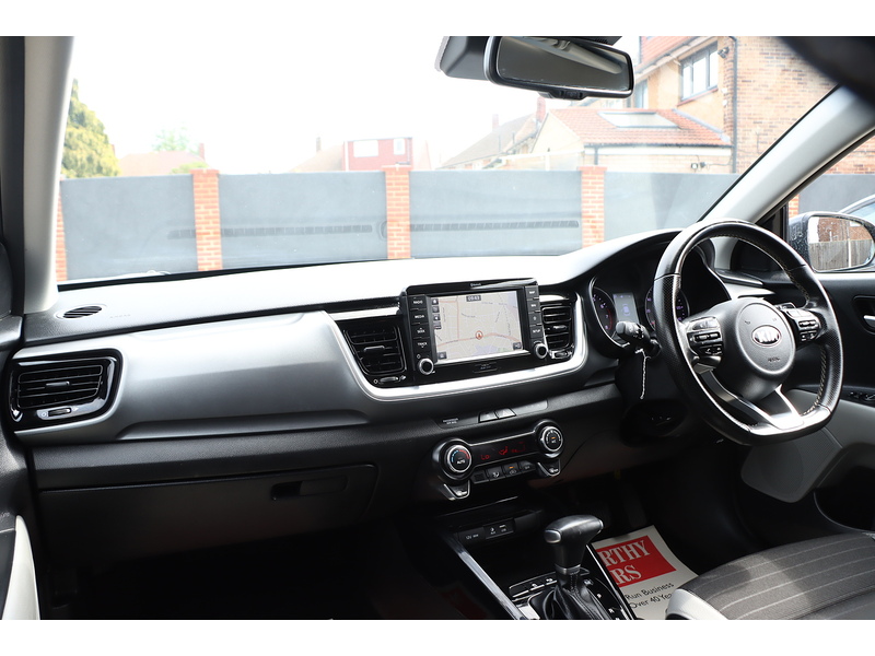Kia 1.0 T-GDI 3 SUV 5DR PETROL DCT AUTO SATNAV BLUETOOTH DAB RADIO APPLE CARPLAY REAR CAMERA PARKING AIDS JUST 2 OWNERS ONLY 52000 MILES SH NO ULEZ CHARGE 72-74 Mitcham Road