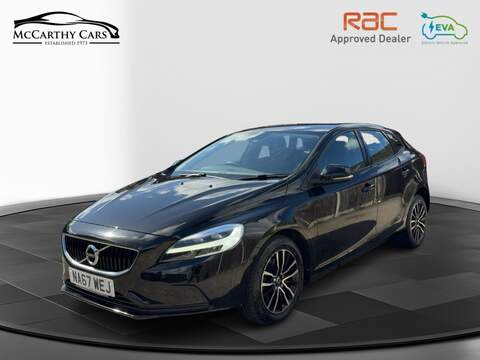 Volvo 2.0 T2 MOMENTUM HATCHBACK 5DR PETROL MANUAL HEATED SEATS BLUETOOTH DAB STEREO PARKING AIDS JUST 2 OWNERS SAME OWNER FOR 3 YEARS ONLY 67000 MILES SH