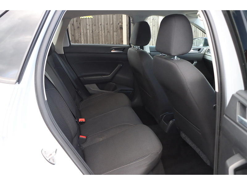 Volkswagen 1.0 TSI SE HATCHBACK 5DR PETROL MANUAL SAT NAV BLUETOOTH DAB STEREO AIR CONDITIONING PARKING AIDS ONLY 65000 MILES FSH NO ULEZ CHARGE 72-74 Mitcham Road