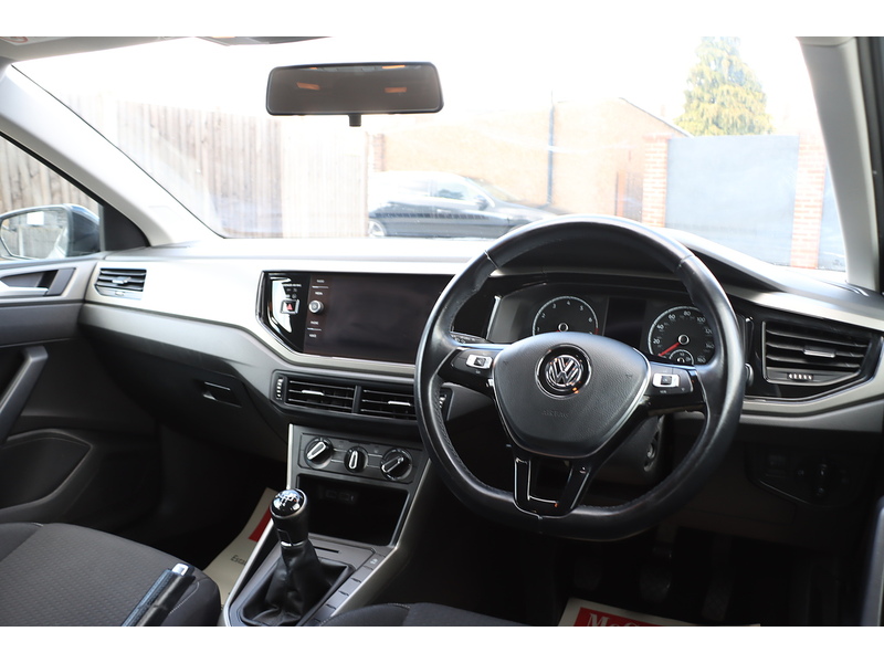 Volkswagen 1.0 TSI SE HATCHBACK 5DR PETROL MANUAL SAT NAV BLUETOOTH DAB STEREO AIR CONDITIONING PARKING AIDS ONLY 65000 MILES FSH NO ULEZ CHARGE 72-74 Mitcham Road