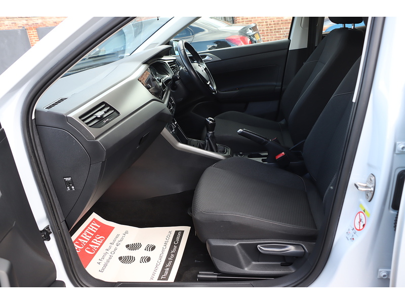 Volkswagen 1.0 TSI SE HATCHBACK 5DR PETROL MANUAL SAT NAV BLUETOOTH DAB STEREO AIR CONDITIONING PARKING AIDS ONLY 65000 MILES FSH NO ULEZ CHARGE 72-74 Mitcham Road