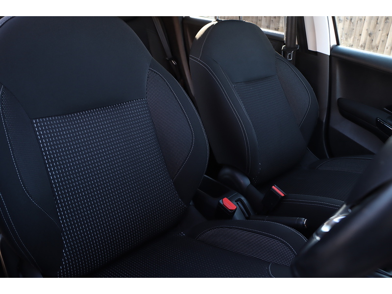 Peugeot 1.2 PURETECH TECH EDITION HATCHBACK 5DR PETROL MANUAL SATNAV BLUETOOTH DAB STEREO REAR CAMERA PARKING AIDS 2 OWNERS ONLY 54000 MILES SH NO ULEZ CHARGE 72-74 Mitcham Road