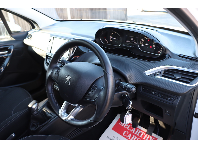 Peugeot 1.2 PURETECH TECH EDITION HATCHBACK 5DR PETROL MANUAL SATNAV BLUETOOTH DAB STEREO REAR CAMERA PARKING AIDS 2 OWNERS ONLY 54000 MILES SH NO ULEZ CHARGE 72-74 Mitcham Road