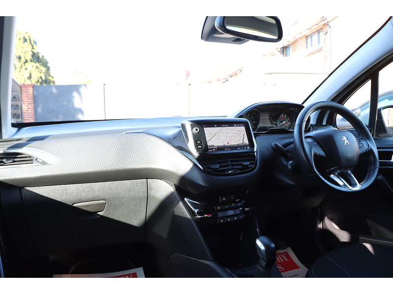 Peugeot 1.2 PURETECH TECH EDITION HATCHBACK 5DR PETROL MANUAL SATNAV BLUETOOTH DAB STEREO REAR CAMERA PARKING AIDS 2 OWNERS ONLY 54000 MILES SH NO ULEZ CHARGE 72-74 Mitcham Road