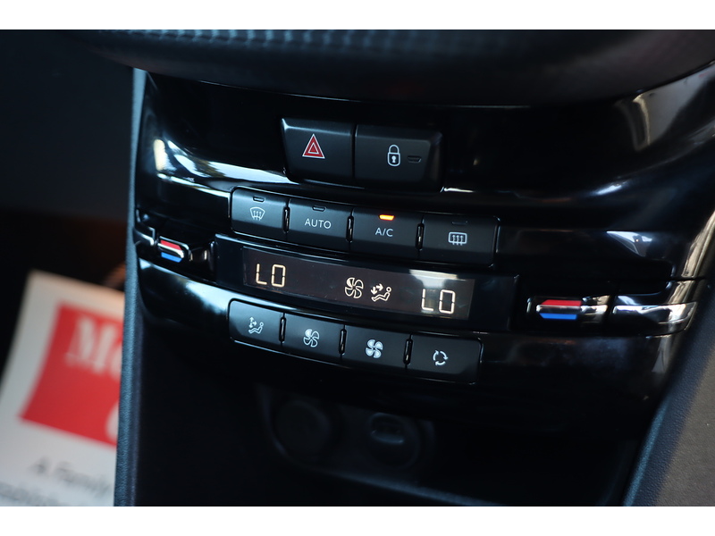 Peugeot 1.2 PURETECH TECH EDITION HATCHBACK 5DR PETROL MANUAL SATNAV BLUETOOTH DAB STEREO REAR CAMERA PARKING AIDS 2 OWNERS ONLY 54000 MILES SH NO ULEZ CHARGE 72-74 Mitcham Road