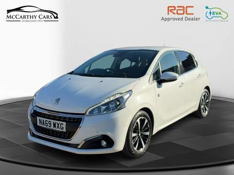 Peugeot 1.2 PURETECH TECH EDITION HATCHBACK 5DR PETROL MANUAL SATNAV BLUETOOTH DAB STEREO REAR CAMERA PARKING AIDS 2 OWNERS ONLY 54000 MILES SH NO ULEZ CHARGE