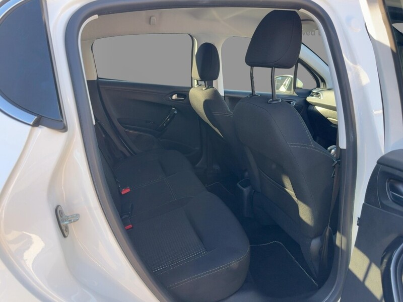 Peugeot 1.2 PURETECH TECH EDITION HATCHBACK 5DR PETROL MANUAL SATNAV BLUETOOTH DAB STEREO REAR CAMERA PARKING AIDS 2 OWNERS ONLY 54000 MILES SH NO ULEZ CHARGE 72-74 Mitcham Road