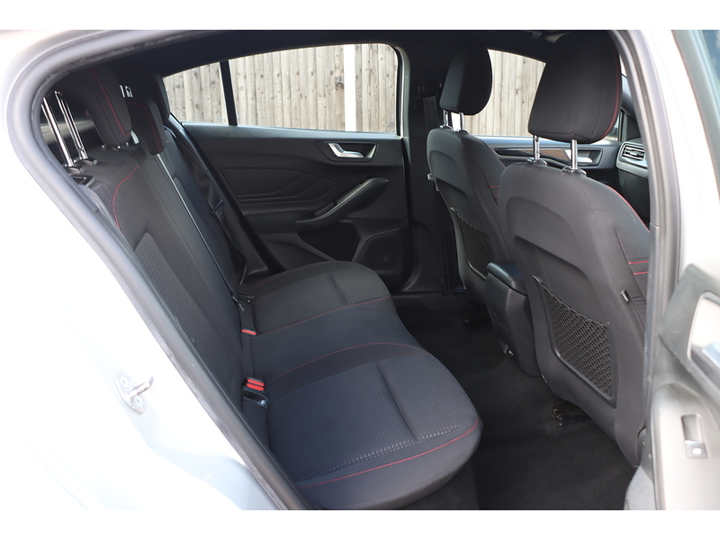 Ford 1.0T ECOBOOST ST-LINE HATCHBACK 5DR PETROL MANUAL SAT NAV BLUETOOTH DAB STEREO PARKING AIDS JUST 2 OWNERS SAME OWNER FOR 3 YEARS ONLY 69000 MILES SH 72-74 Mitcham Road