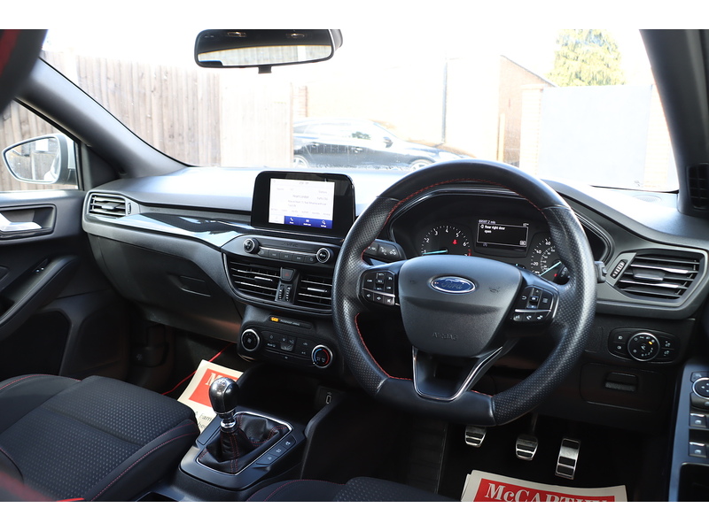 Ford 1.0T ECOBOOST ST-LINE HATCHBACK 5DR PETROL MANUAL SAT NAV BLUETOOTH DAB STEREO PARKING AIDS JUST 2 OWNERS SAME OWNER FOR 3 YEARS ONLY 69000 MILES SH 72-74 Mitcham Road