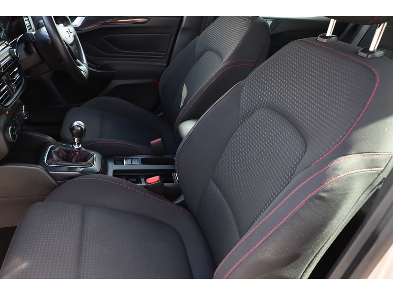 Ford 1.0T ECOBOOST ST-LINE HATCHBACK 5DR PETROL MANUAL SAT NAV BLUETOOTH DAB STEREO PARKING AIDS JUST 2 OWNERS SAME OWNER FOR 3 YEARS ONLY 69000 MILES SH 72-74 Mitcham Road