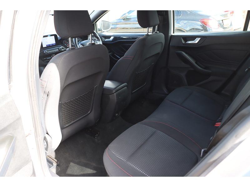Ford 1.0T ECOBOOST ST-LINE HATCHBACK 5DR PETROL MANUAL SAT NAV BLUETOOTH DAB STEREO PARKING AIDS JUST 2 OWNERS SAME OWNER FOR 3 YEARS ONLY 69000 MILES SH 72-74 Mitcham Road