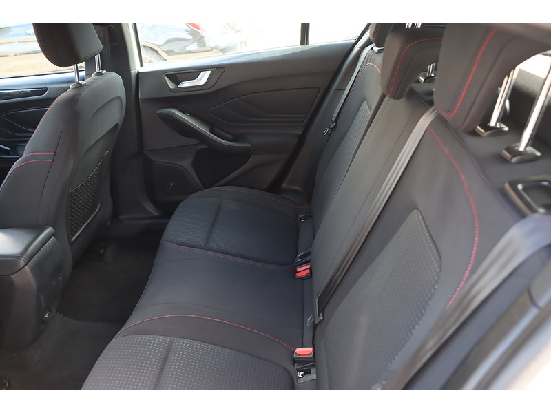 Ford 1.0T ECOBOOST ST-LINE HATCHBACK 5DR PETROL MANUAL SAT NAV BLUETOOTH DAB STEREO PARKING AIDS JUST 2 OWNERS SAME OWNER FOR 3 YEARS ONLY 69000 MILES SH 72-74 Mitcham Road