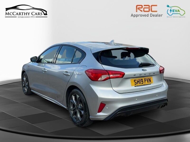 Ford 1.0T ECOBOOST ST-LINE HATCHBACK 5DR PETROL MANUAL SAT NAV BLUETOOTH DAB STEREO PARKING AIDS JUST 2 OWNERS SAME OWNER FOR 3 YEARS ONLY 69000 MILES SH 72-74 Mitcham Road